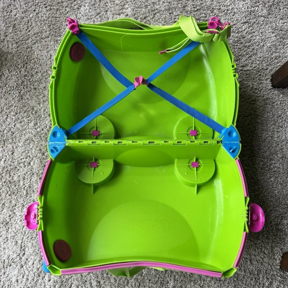 Trunki Suitcase Melissa & Doug Kids Ride On Wheeled Luggage Green w/ Blue Wheels